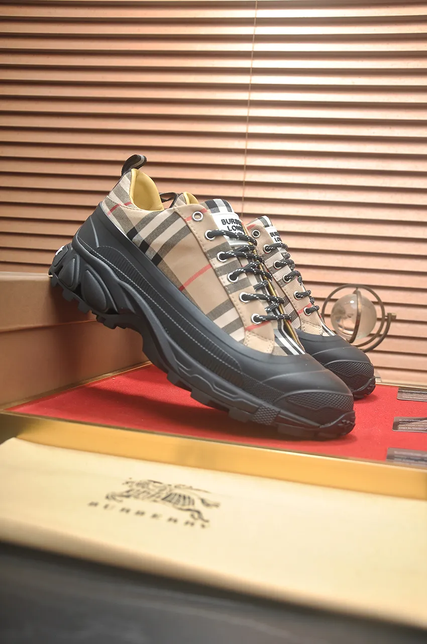 Men's shoes 💰640💶[Burberry] (cowhide lining) classic low-top sneakers｜Imported cowhide with classic plaid fabric｜Cow leather lining｜Original outsole｜Fine workmanship and comfortable to wear Size: 38-44 (customized at 45)